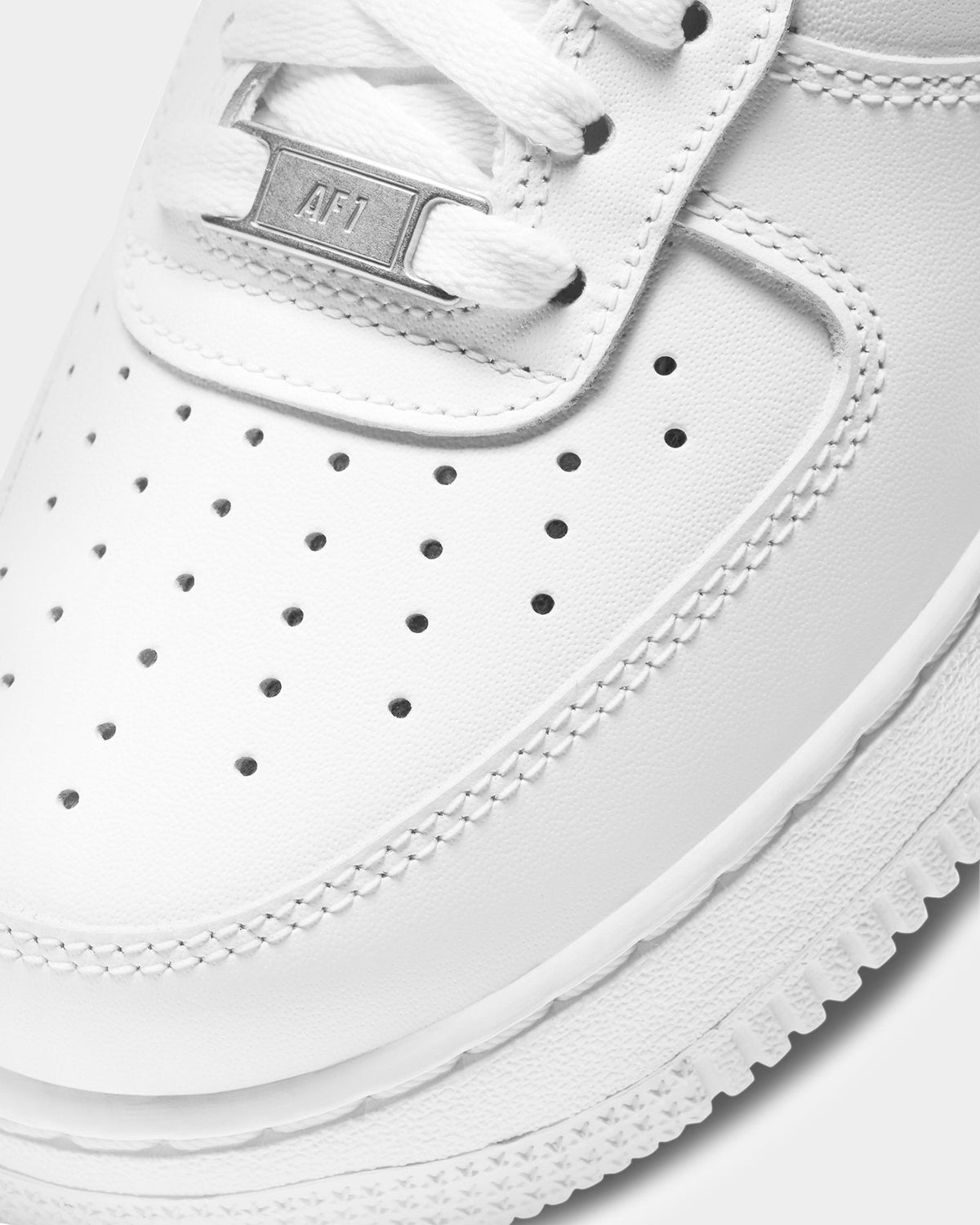 Nike Air Force 1 ’07 Triple White Sneakers