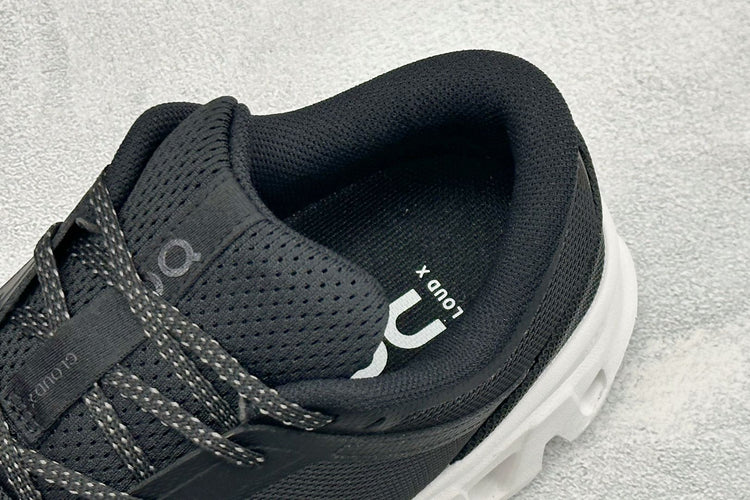 On Cloud X 5 Black & White Sneakers