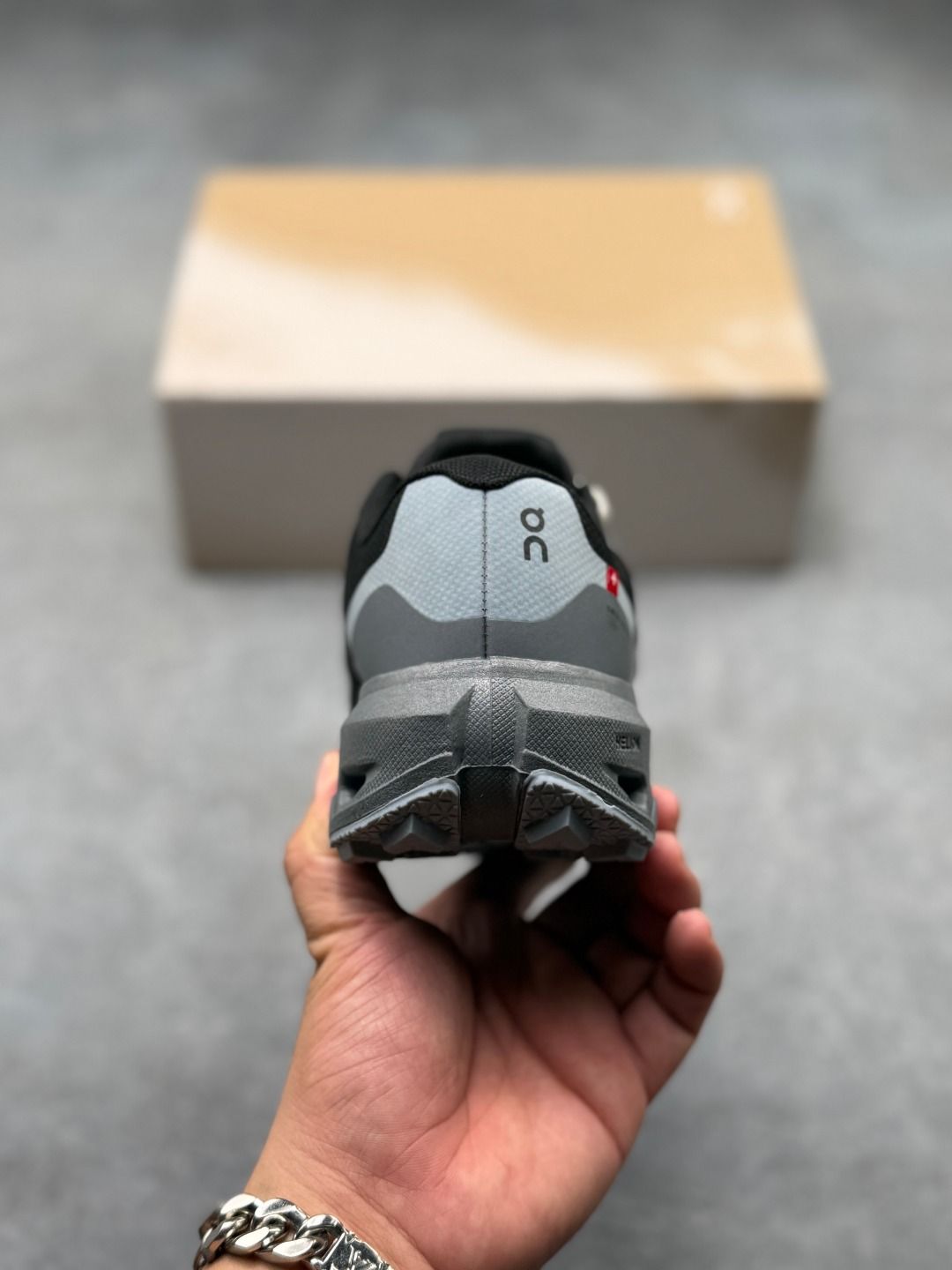 On Charcoal & Black Sneakers oudVista 3 MiP