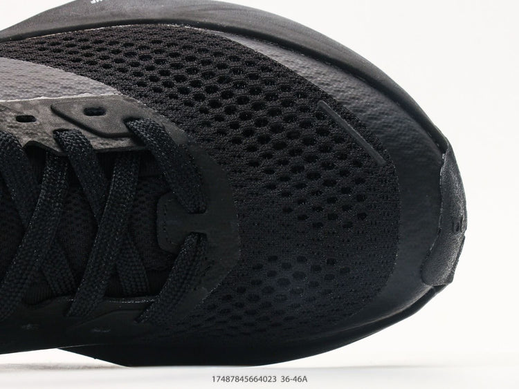 On THE ROGER Pro Fire Black Sneakers