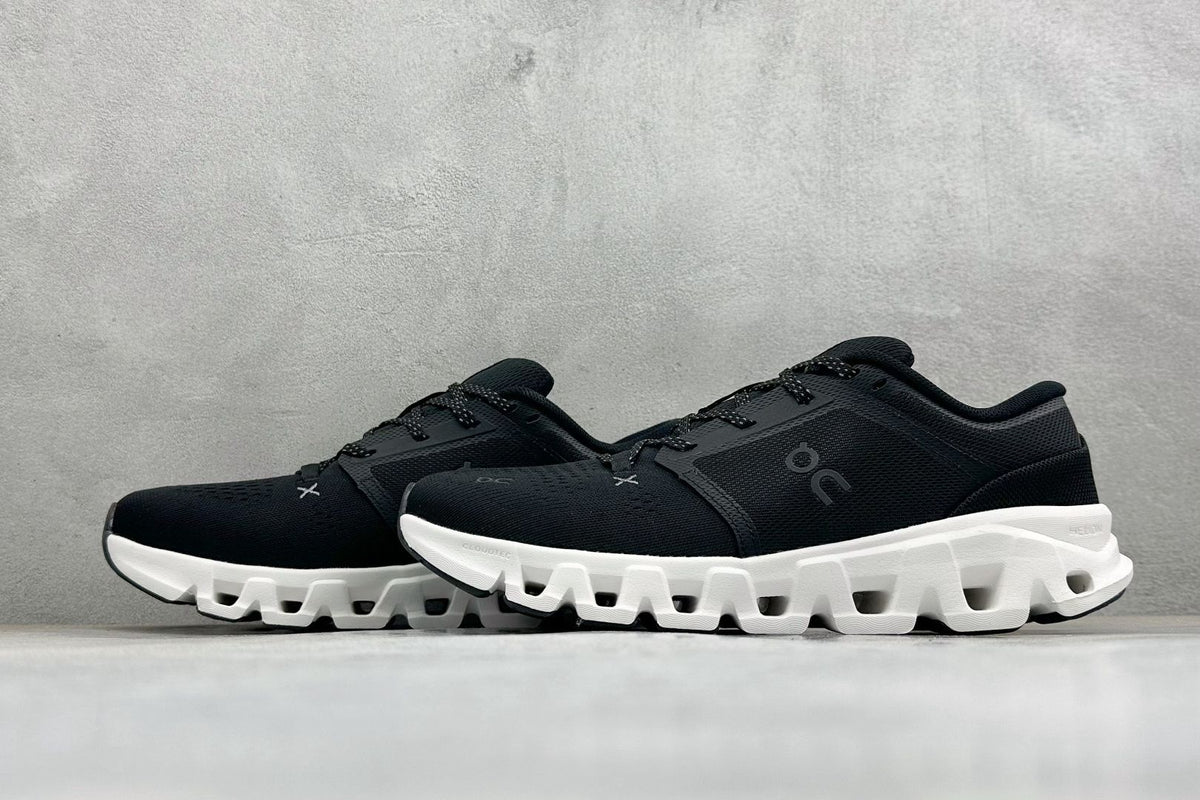On Cloud X 5 Black & White Sneakers