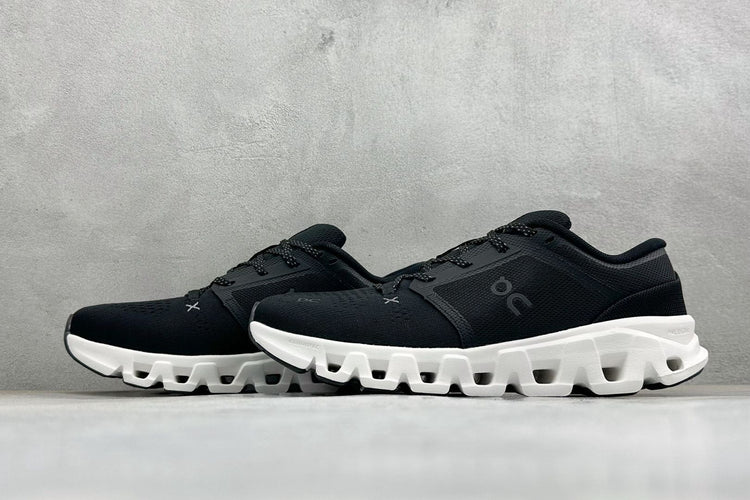 On Cloud X 5 Black & White Sneakers