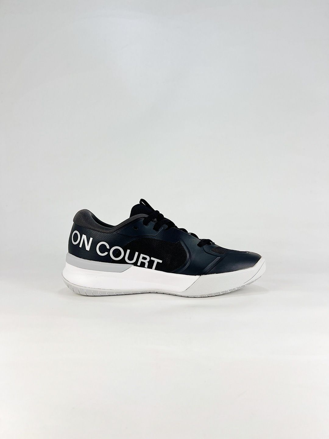 On THE ROGER Pro 3 Clay Black & Pink Sneakers