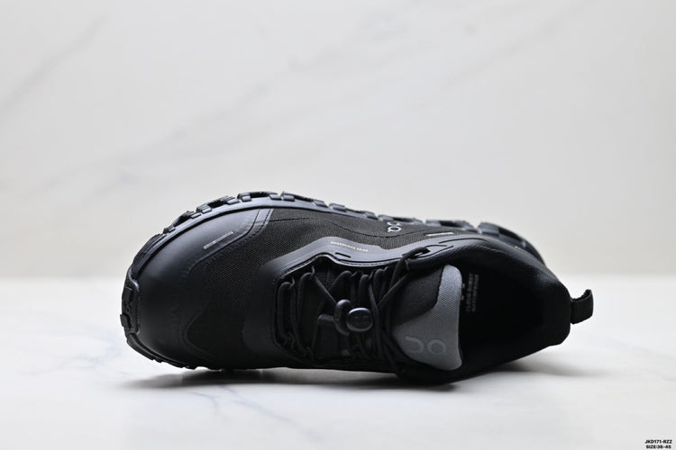 On Cloud 6 Geo All-Black Sneakers