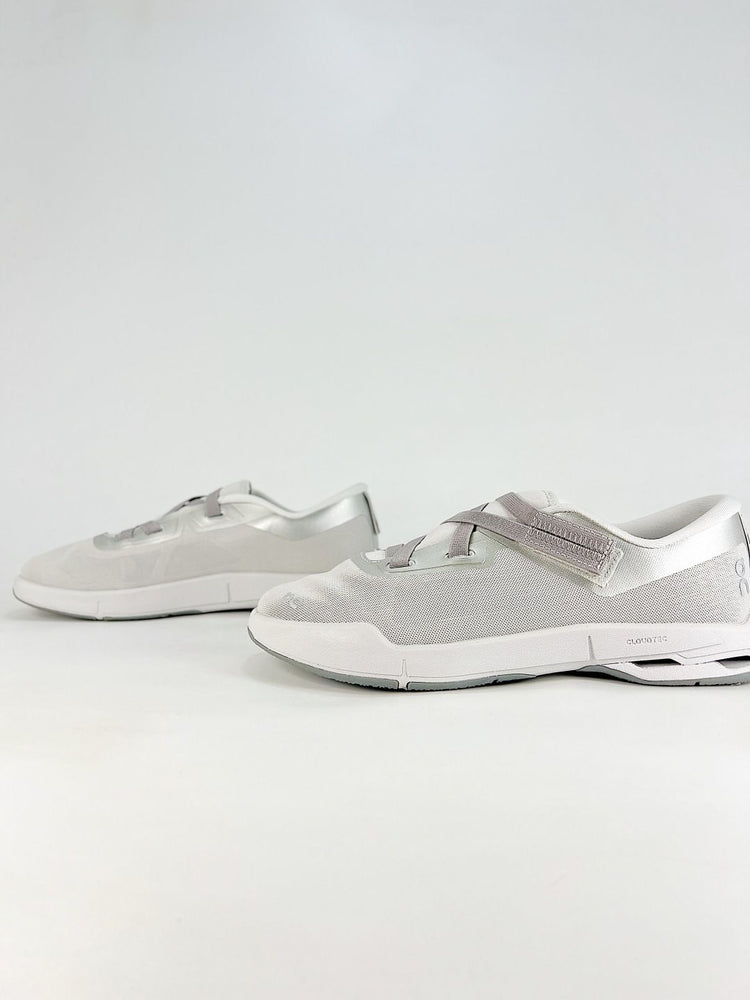 On Cloudnova Moon White & Grey Sneakers