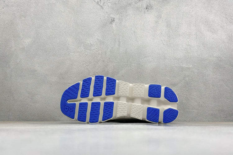 On Cloud X 5 Grey & White Sneakers