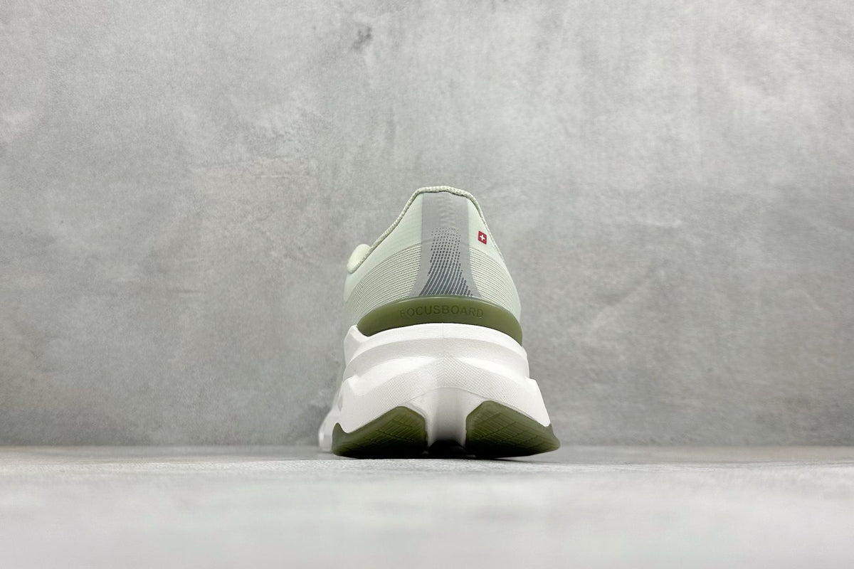 On Cloudpulse 2 Cream & White Sneakers