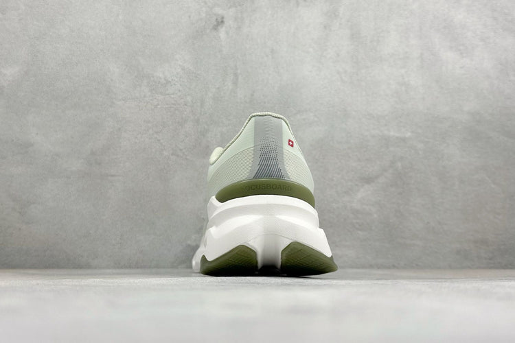 On Cloudpulse 2 Cream & White Sneakers