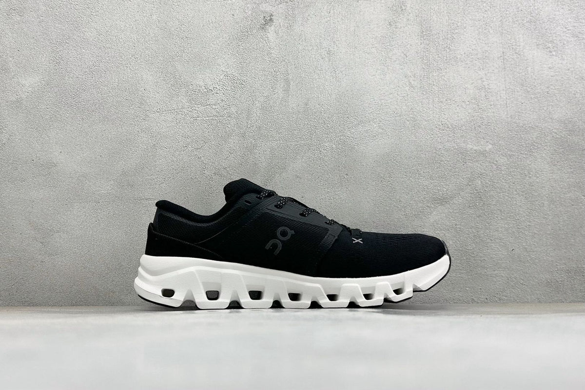 On Cloud X 5 Black & White Sneakers