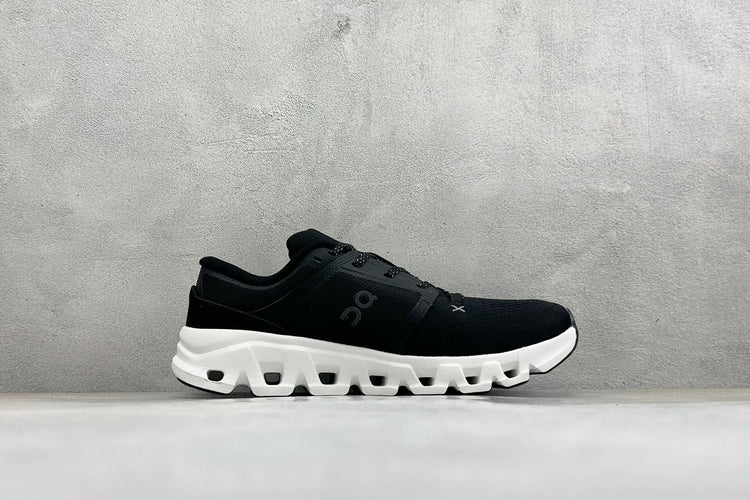 On Cloud X 5 Black & White Sneakers