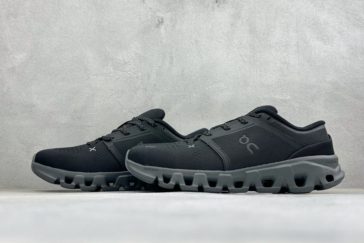 On Cloud X 5 Black & Charcoal Sneakers
