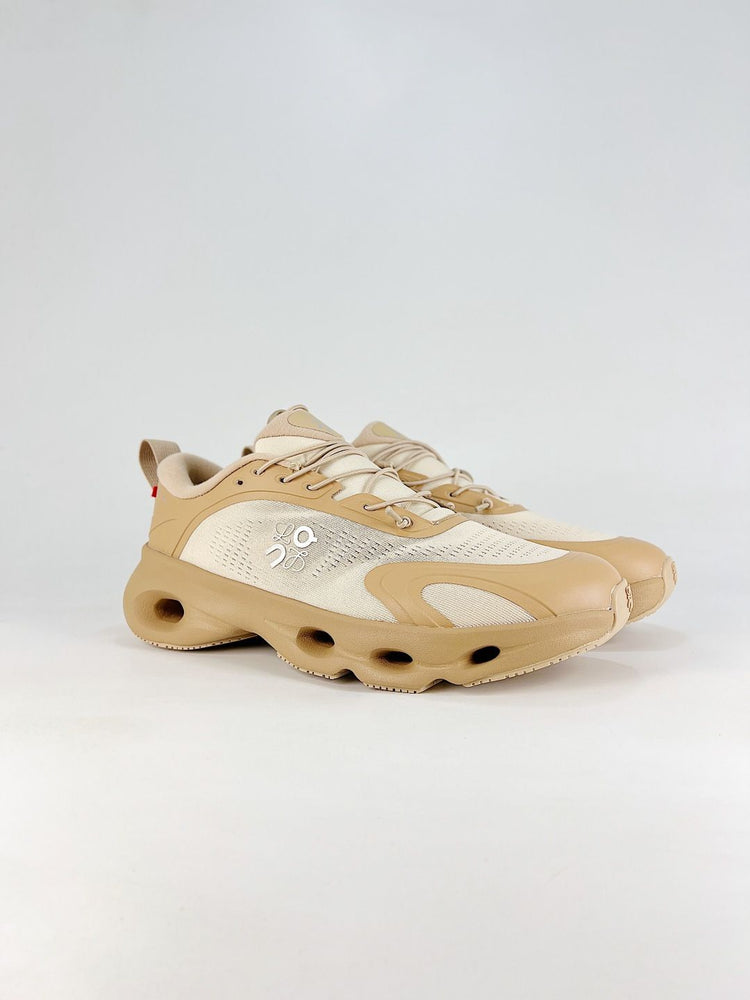 Oudsolo On Cream Sneakers