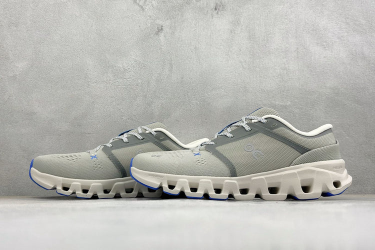 On Cloud X 5 Grey & White Sneakers