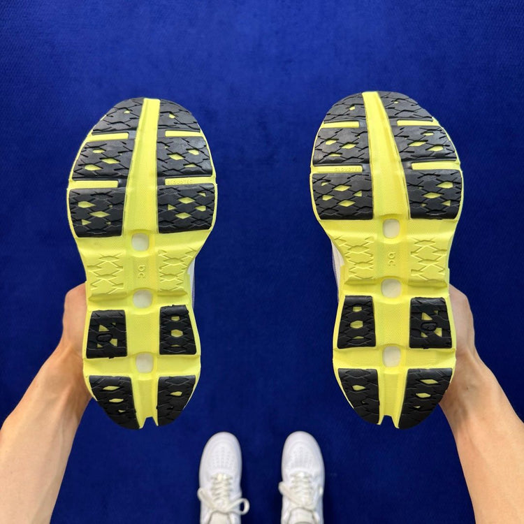 On Cloudmonster 3 Hyper Sneakers