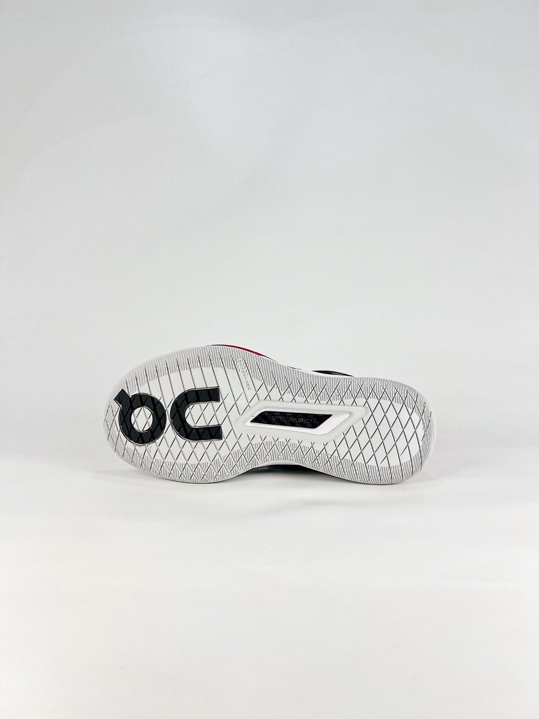 On THE ROGER Pro 3 Clay Black & Pink Sneakers