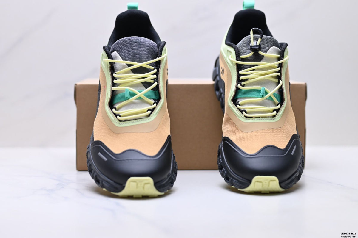 On Cloud 6 Geo Sand & Mint Sneakers