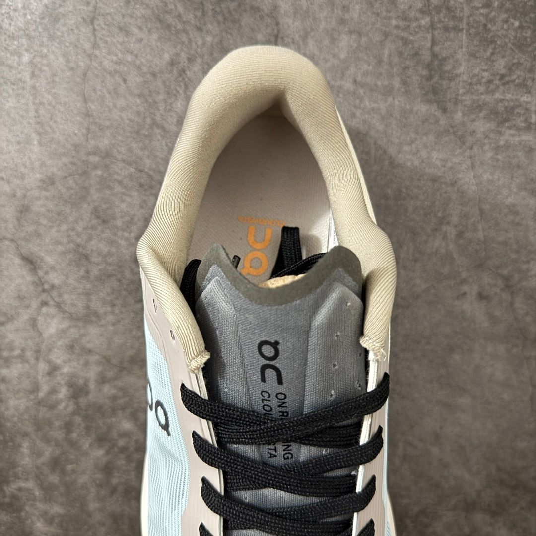 On Cloudvista 3 Mint & Cream Sneakers