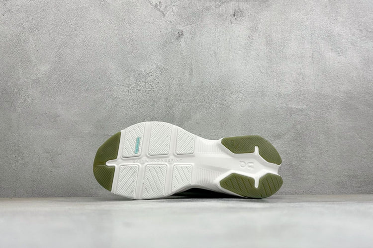 On Cloudpulse 2 Cream & White Sneakers