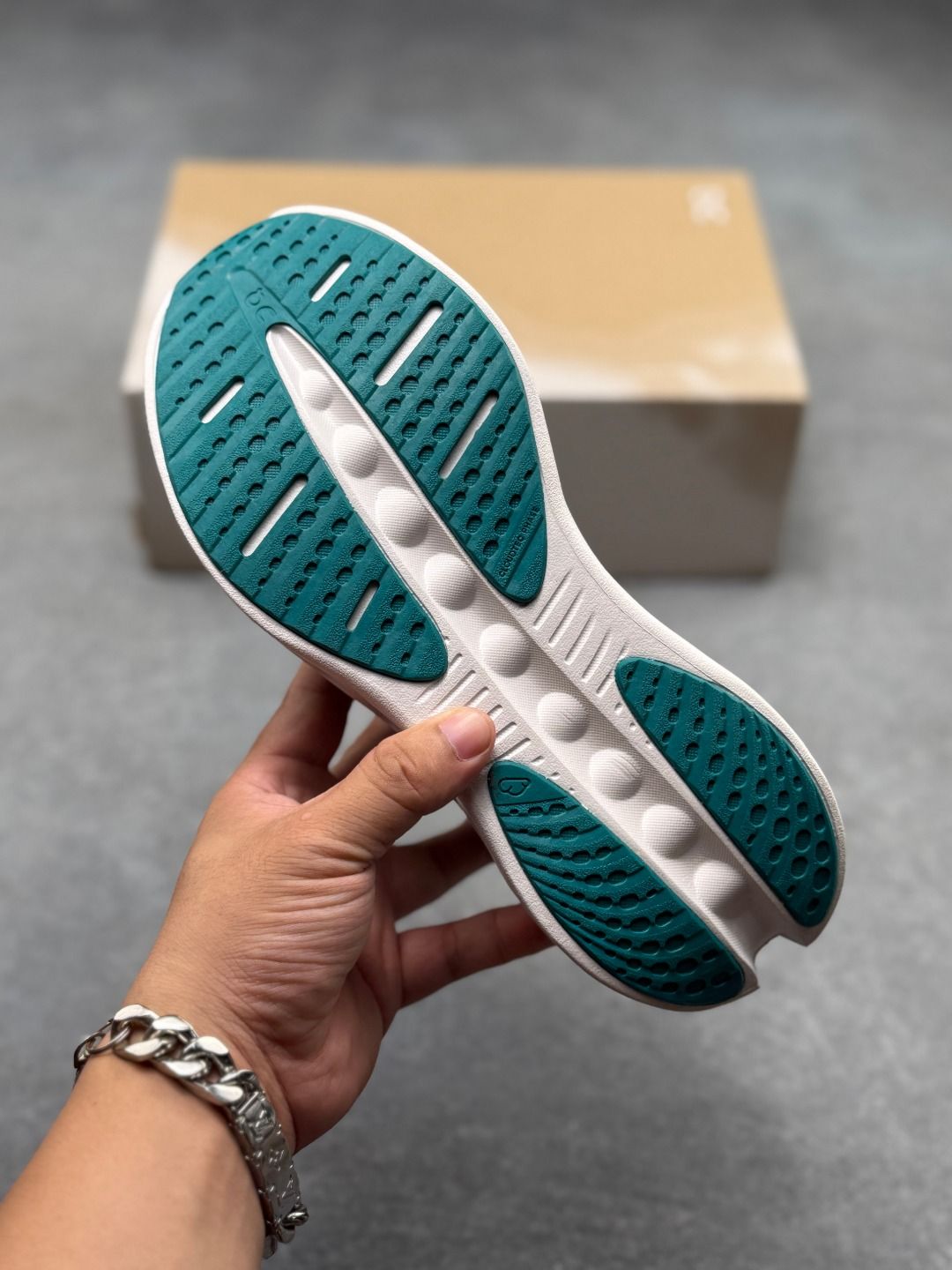 On Cloudsurfer 3 Light Grey & Sage Sneakers