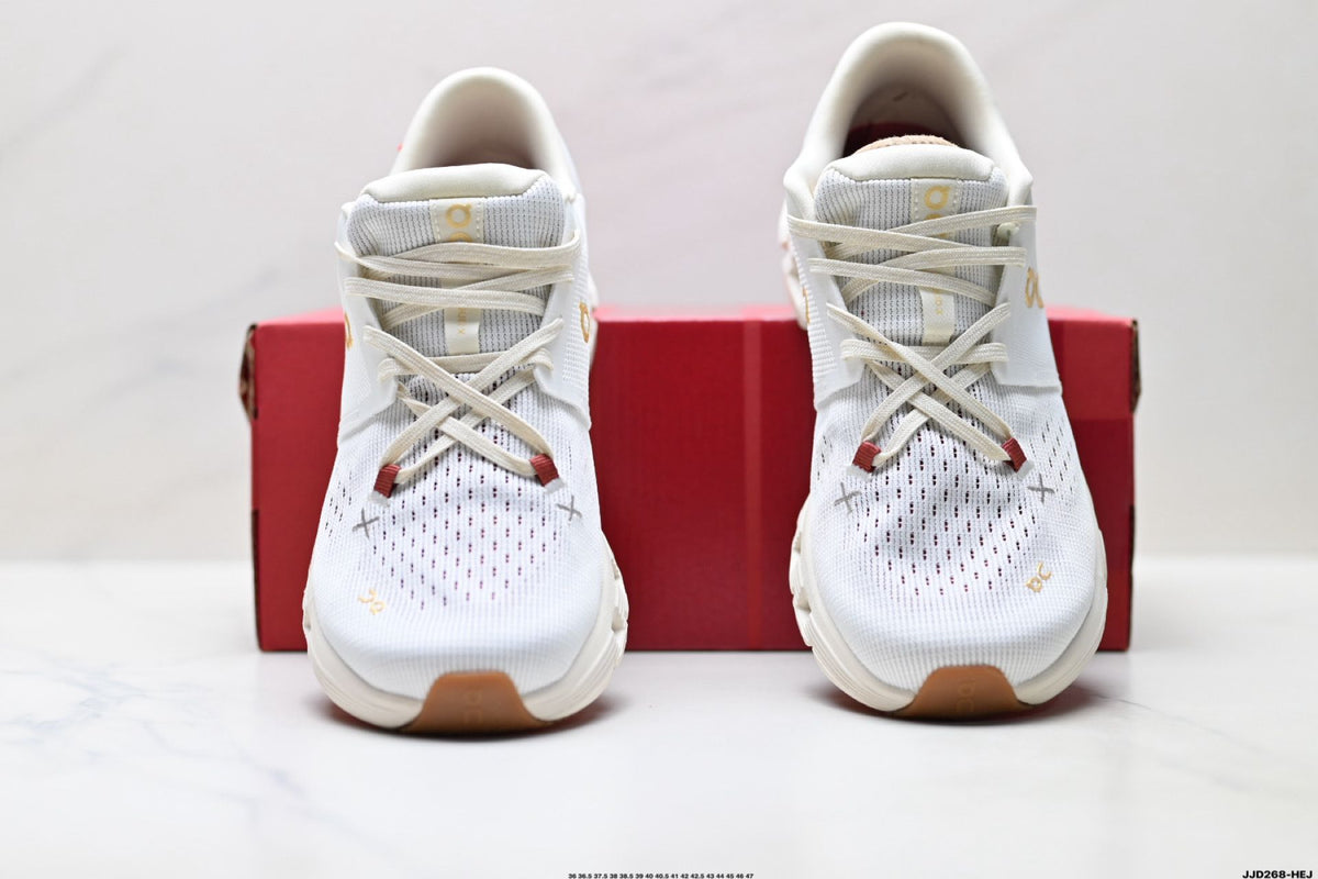 On Cloud X 4 White & Cream Sneakers