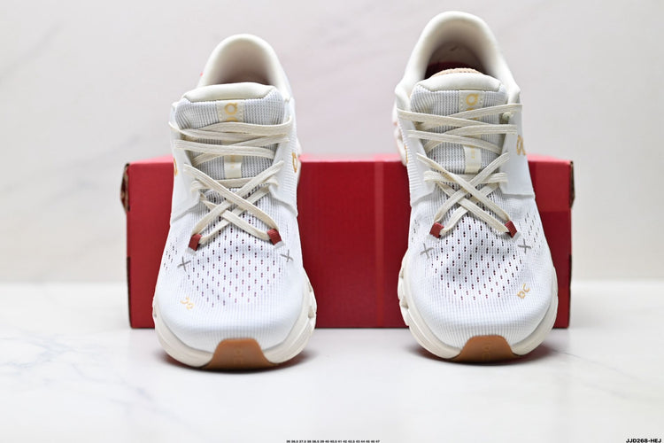 On Cloud X 4 White & Cream Sneakers