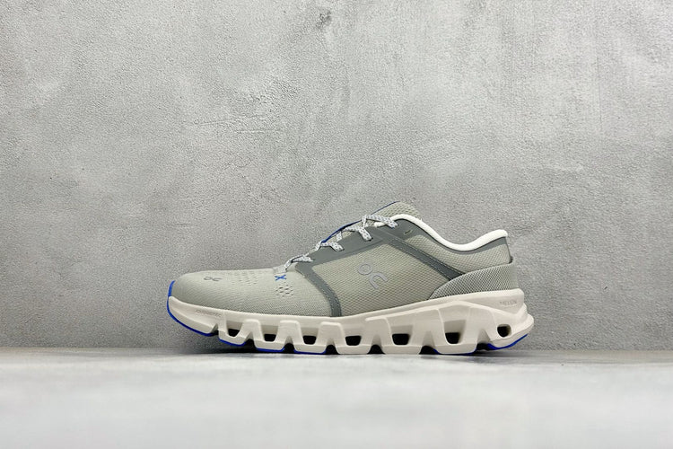 On Cloud X 5 Grey & White Sneakers