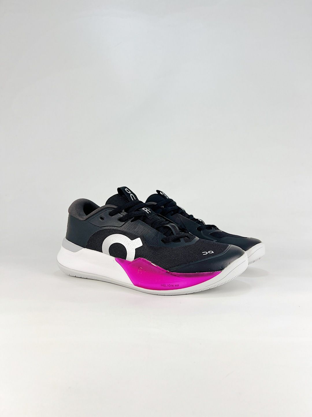 On THE ROGER Pro 3 Clay Black & Pink Sneakers