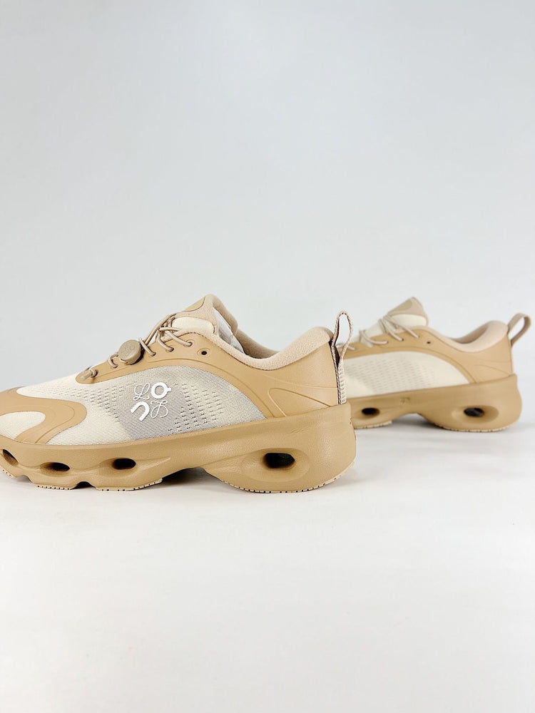 Oudsolo On Cream Sneakers