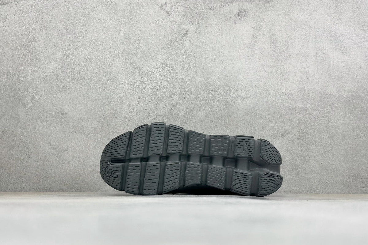 On Cloud X 5 Black & Charcoal Sneakers