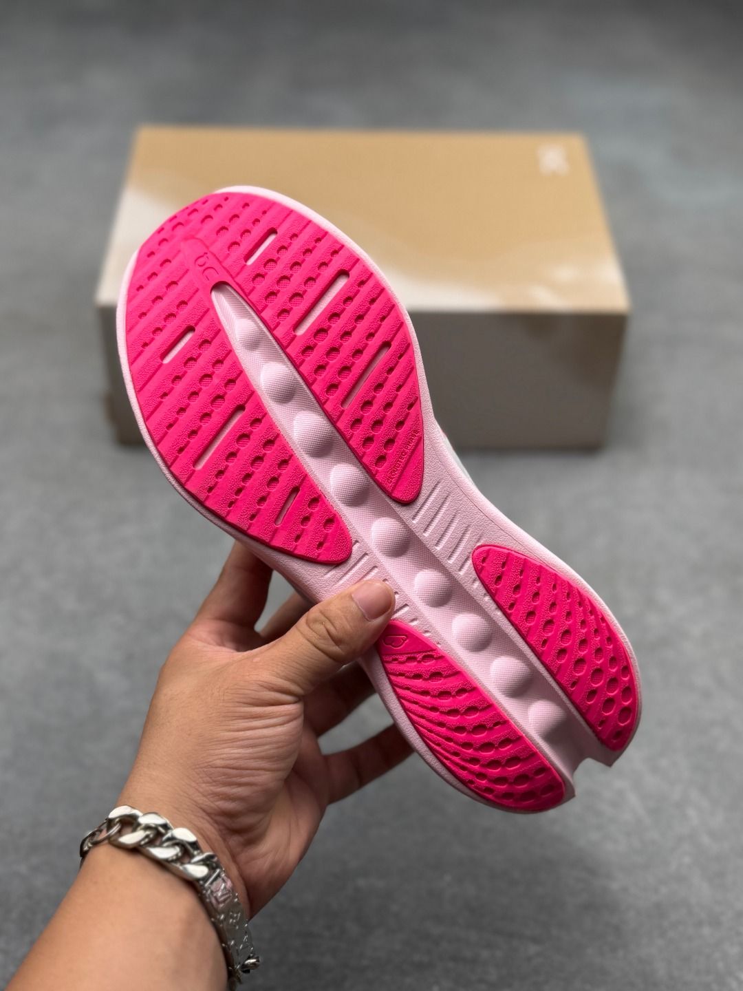 On Cloudsurfer 3 Light Grey & Pink Sneakers