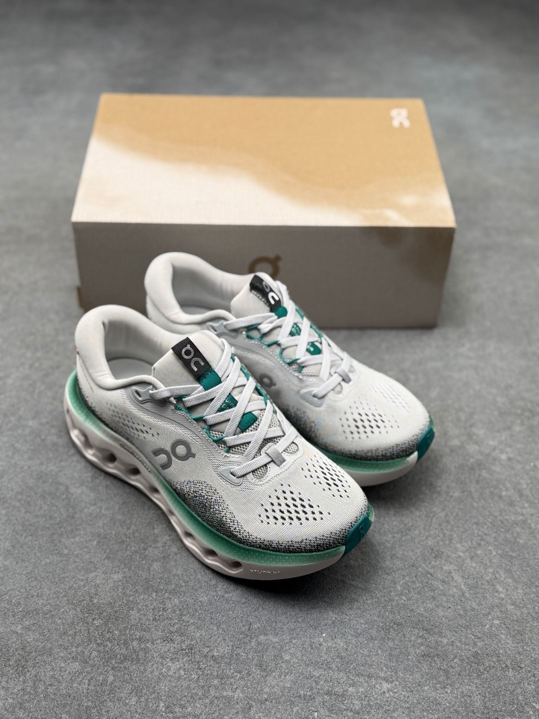 On Cloudsurfer 3 Light Grey & Sage Sneakers