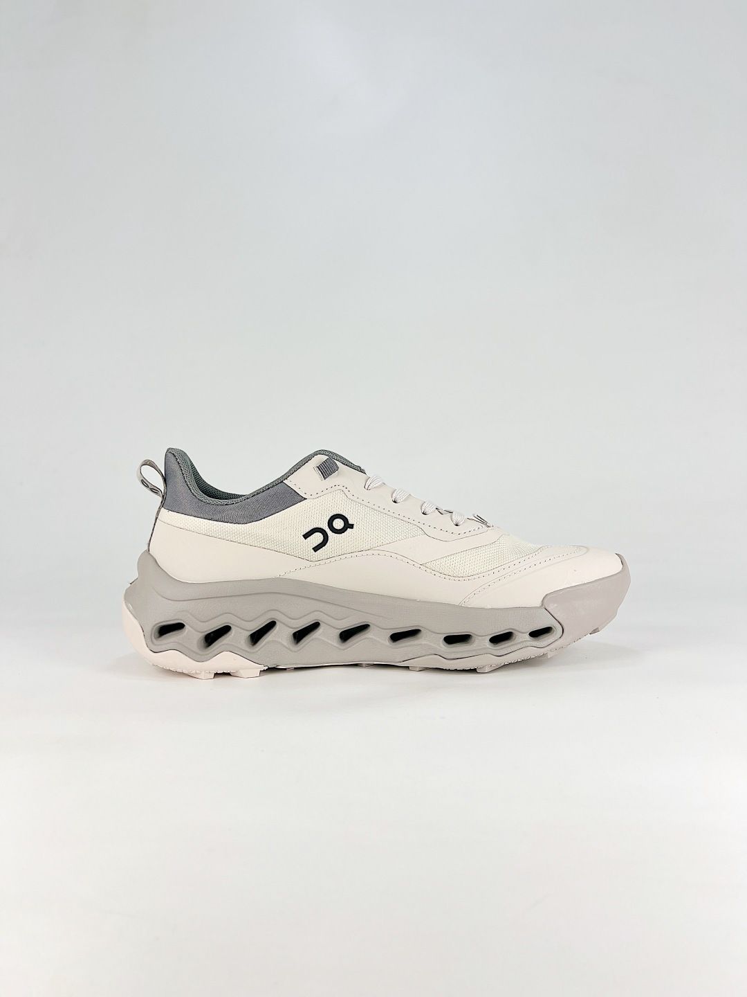 On Cloudleap White & Grey Sneakers