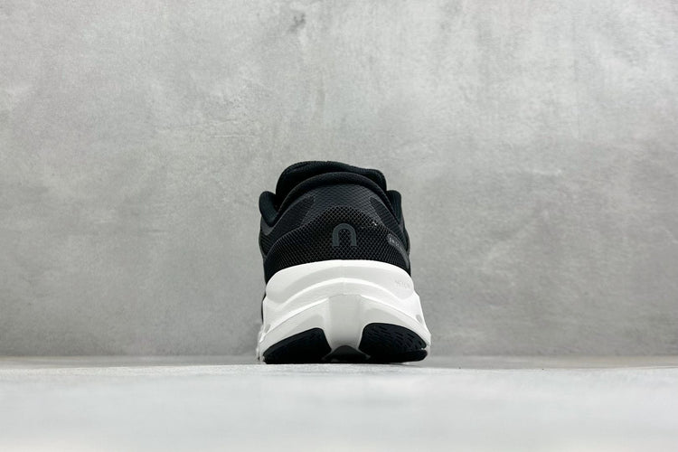 On Cloud X 5 Black & White Sneakers