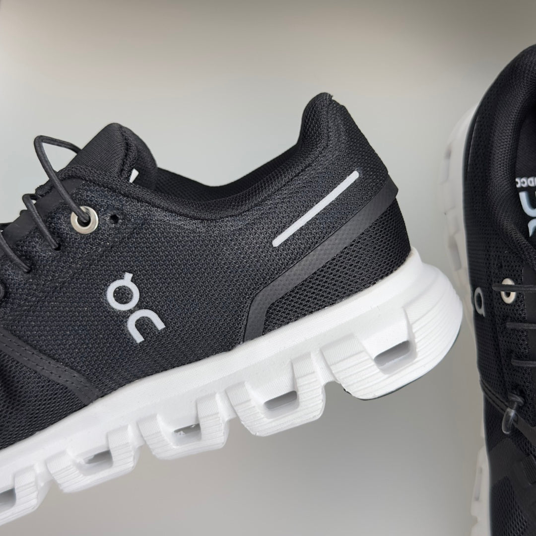 On Cloud 6 Black & White Sneakers
