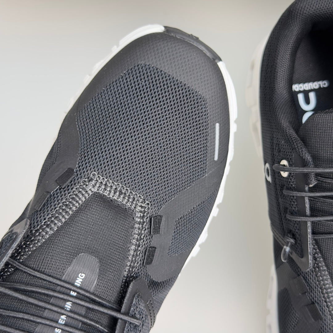 On Cloud 6 Black & White Sneakers