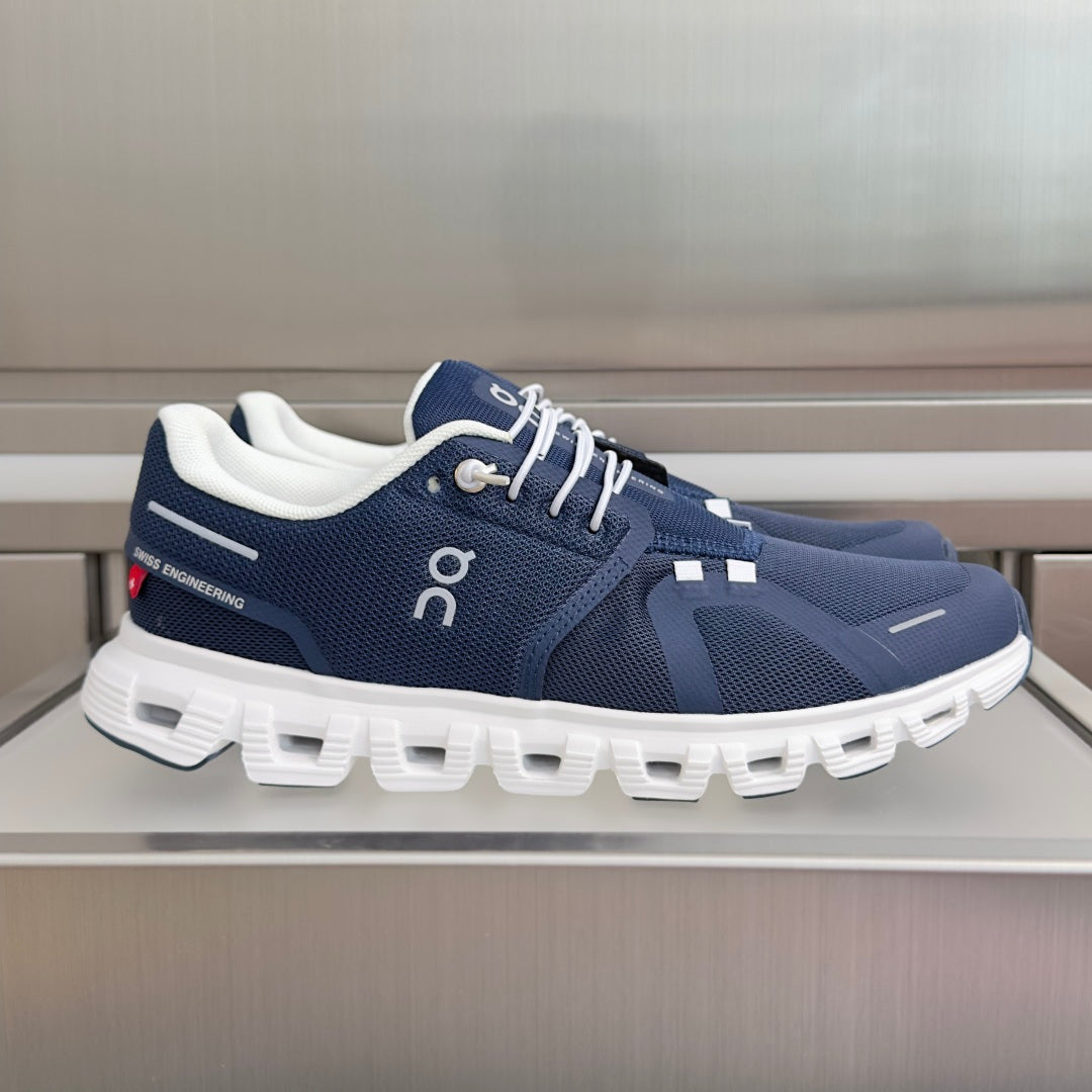 On Cloud 6 Navy & White Sneakers