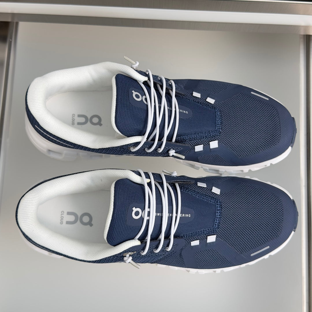 On Cloud 6 Navy & White Sneakers