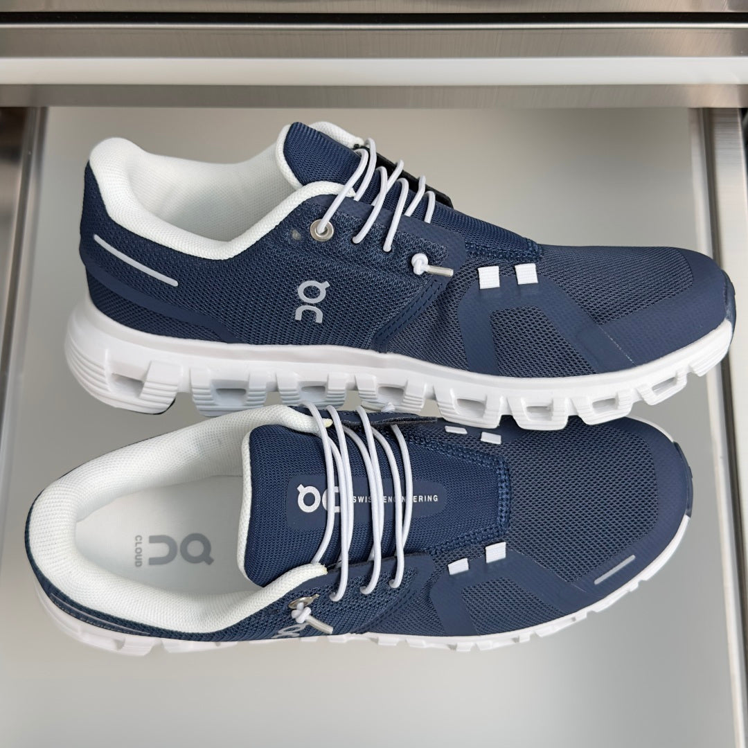On Cloud 6 Navy & White Sneakers