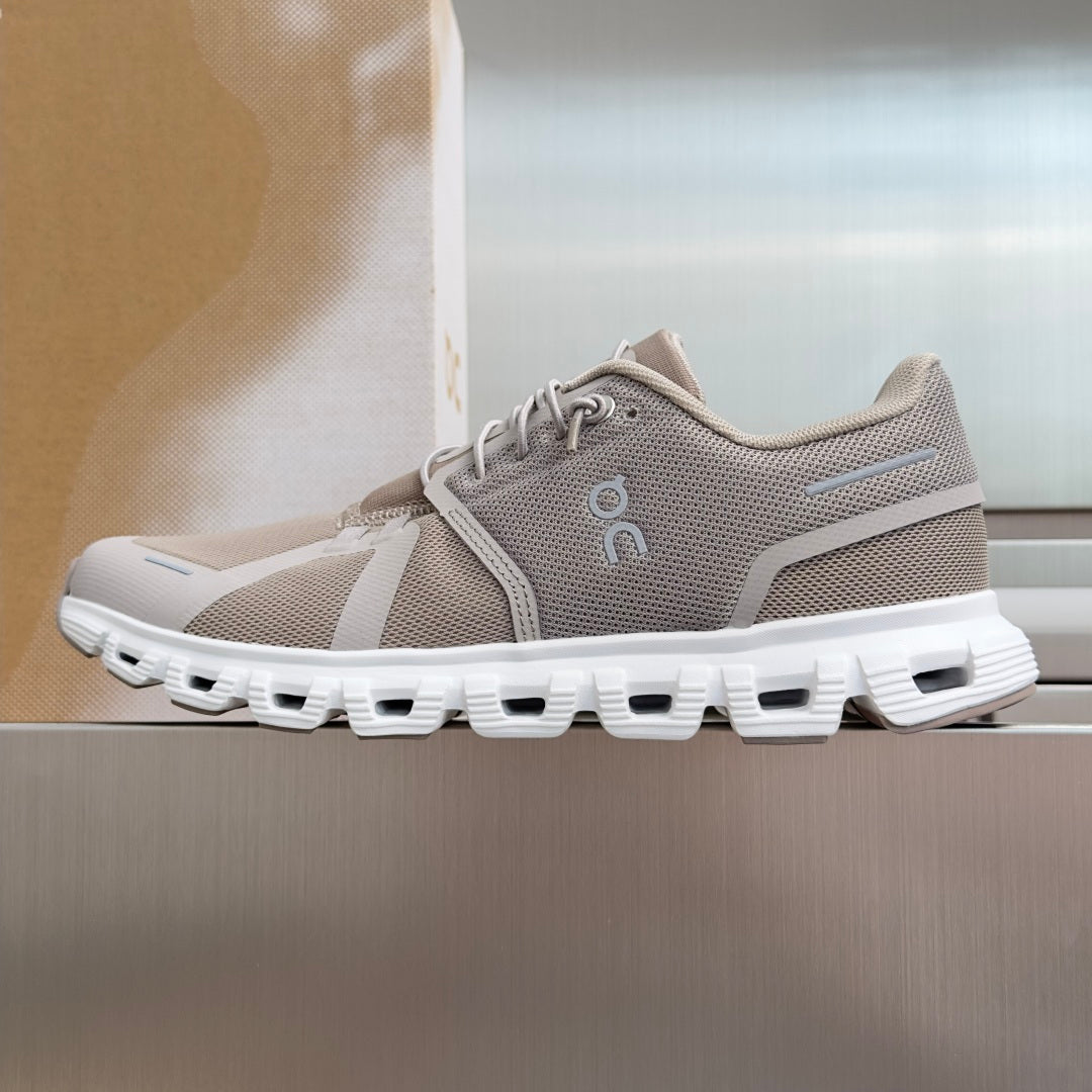 On Cloud 6 Taupe & White Sneakers