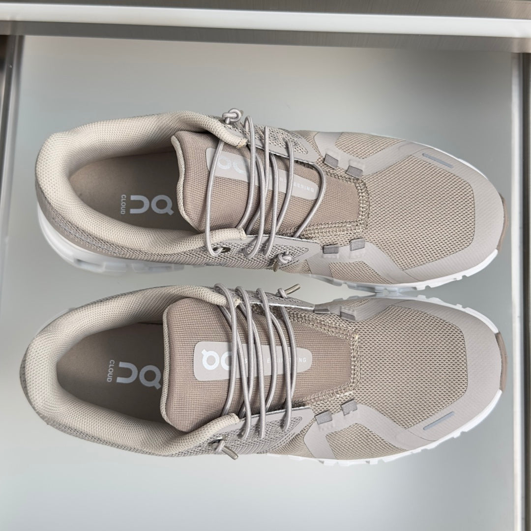 On Cloud 6 Taupe & White Sneakers