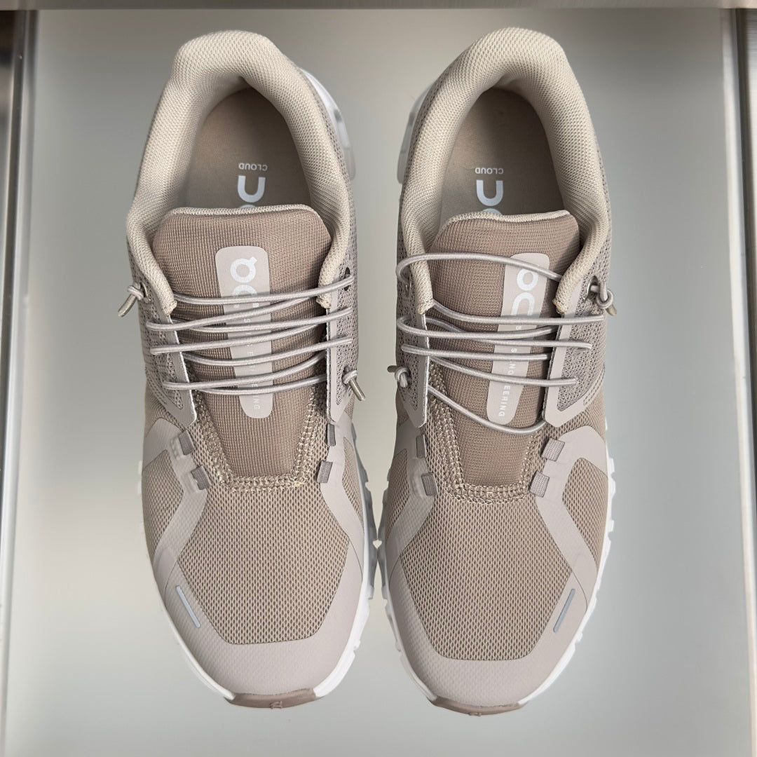 On Cloud 6 Taupe & White Sneakers