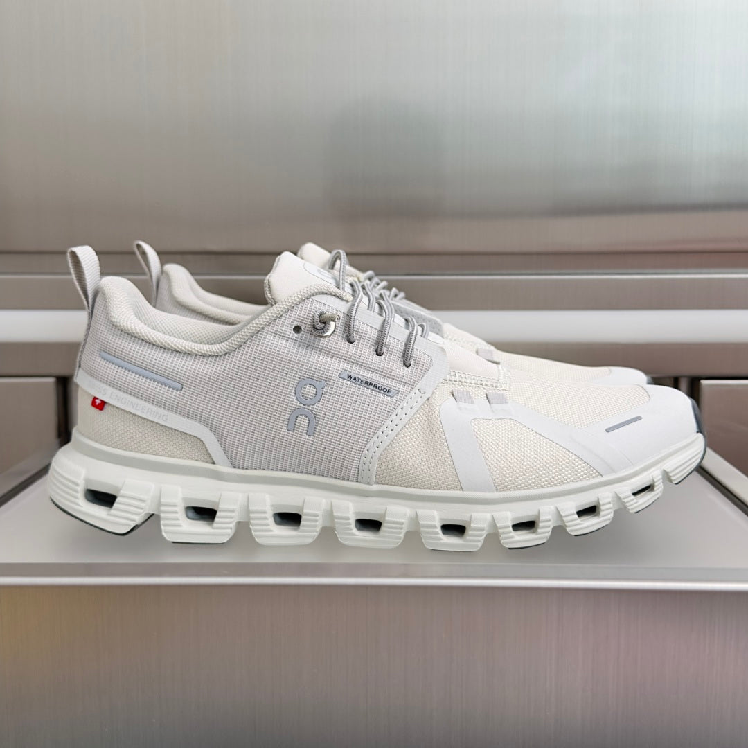 On Cloud 6 Light Grey & White Sneakers