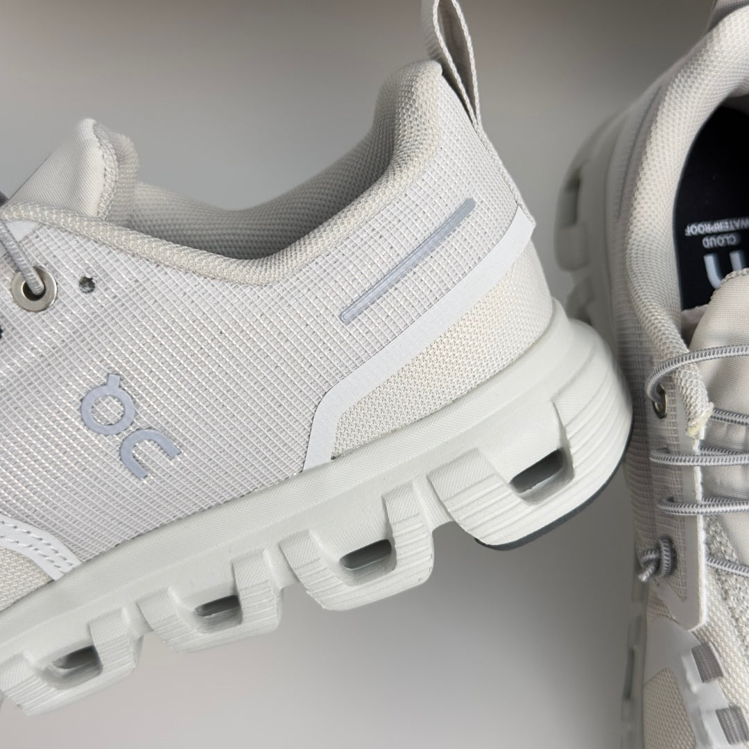 On Cloud 6 Light Grey & White Sneakers