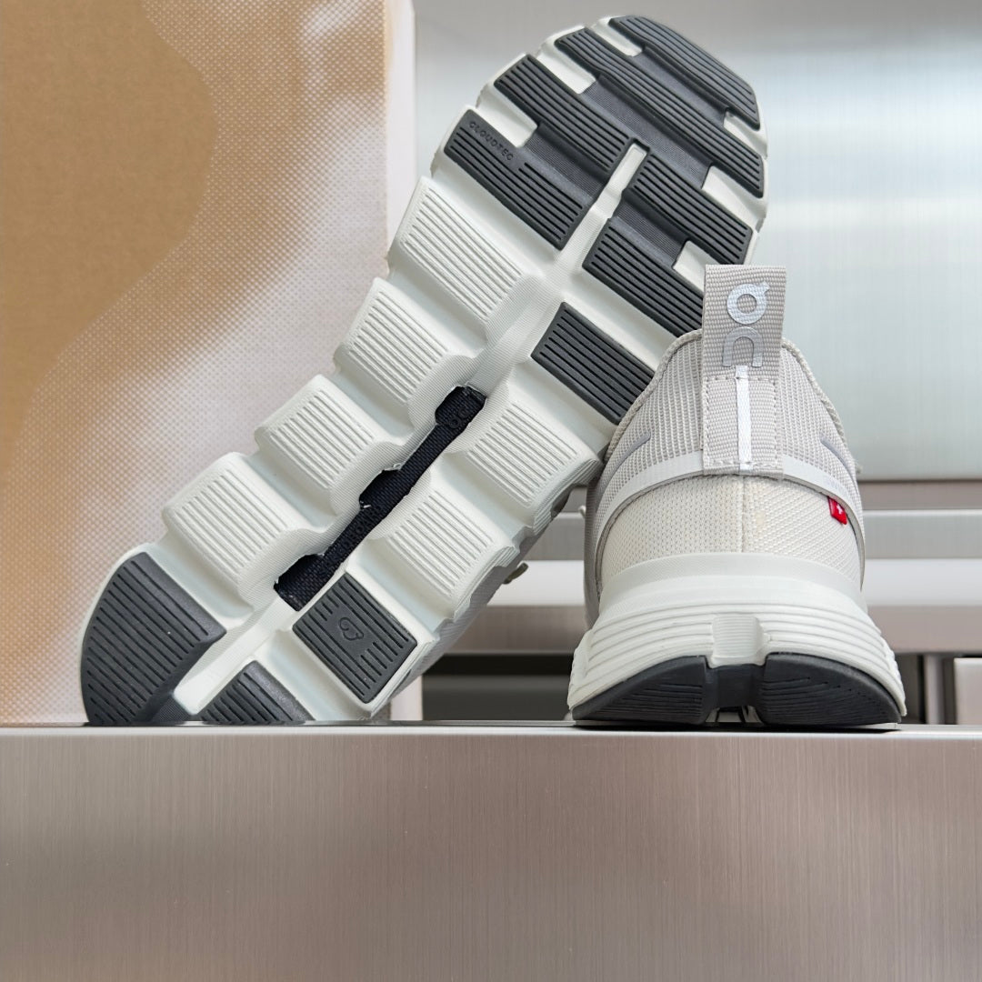 On Cloud 6 Light Grey & White Sneakers