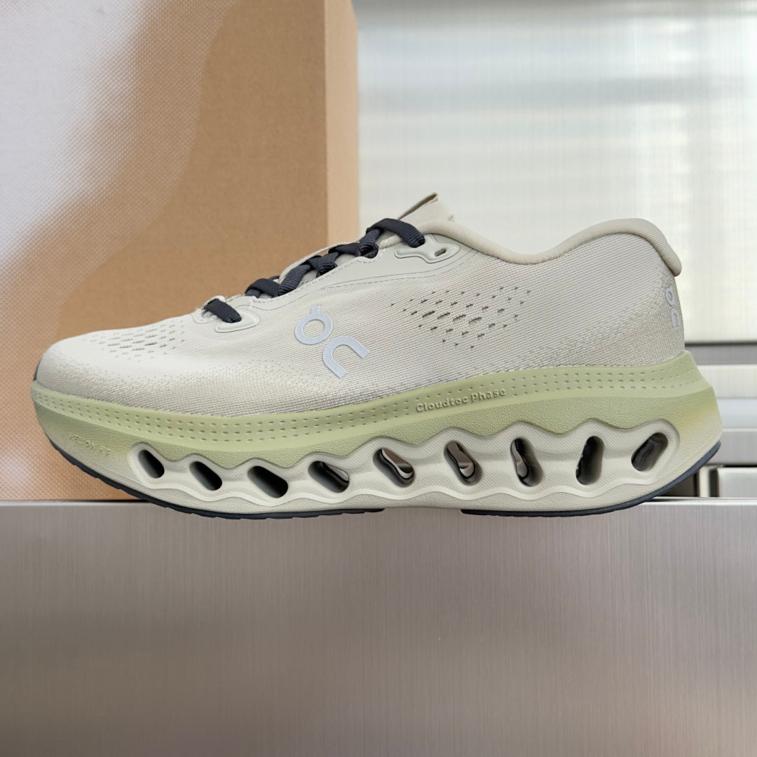 On Cloudvista 3 Cream & Pale Green Sneakers