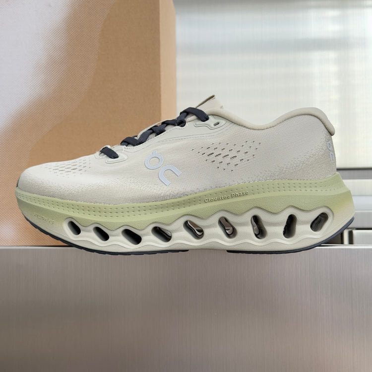 On Cloudvista 3 Cream & Pale Green Sneakers