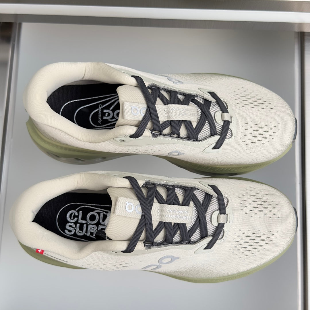 On Cloudvista 3 Cream & Pale Green Sneakers