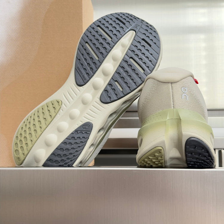On Cloudvista 3 Cream & Pale Green Sneakers