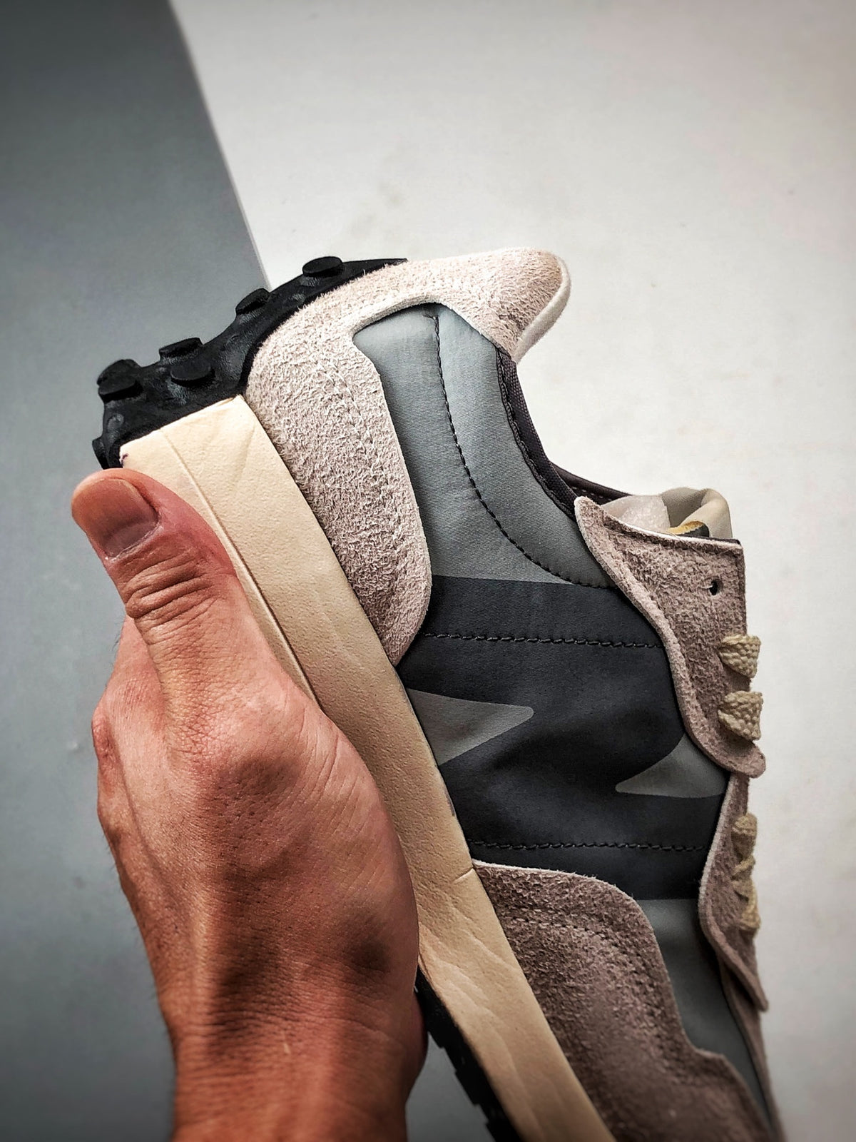 New Balance 327 Grey & Mauve Sneakers