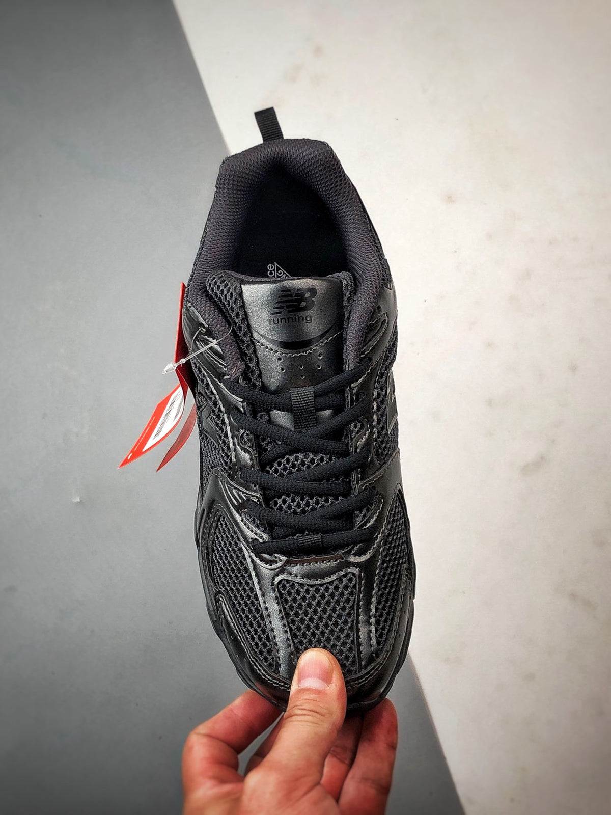 New Balance 530 Black & Silver Sneakers